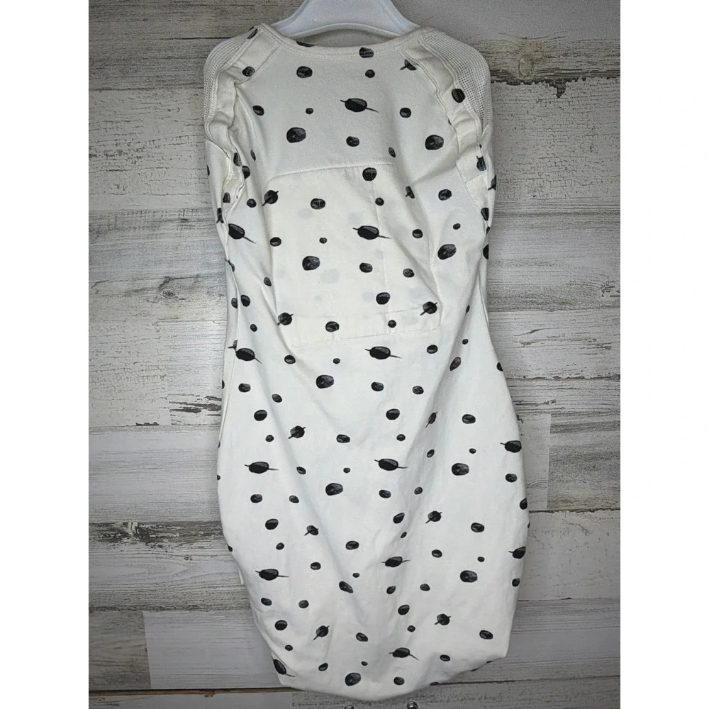Happiest Baby Sleepea Swaddle Kids Large White Black Planets Space EUC